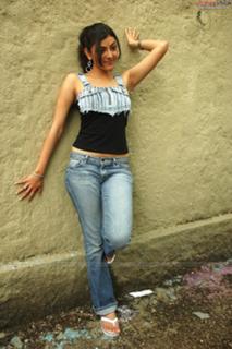 Kajal Aggarwal feet photo thumbnail