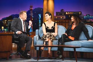 Morena Baccarin feet photo thumbnail