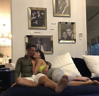 Georgina Rodríguez feet photo thumbnail