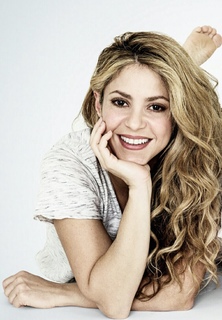 Shakira feet photo thumbnail