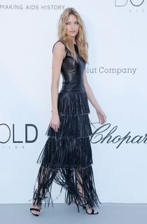 Martha Hunt feet photo thumbnail