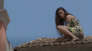 Isis Valverde feet photo thumbnail