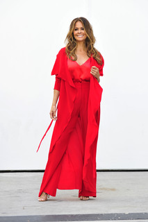 Brooke Burke feet photo thumbnail