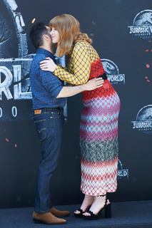 Bryce Dallas Howard feet photo thumbnail