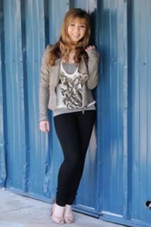Jennette McCurdy feet photo thumbnail