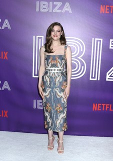 Gillian Jacobs feet photo thumbnail