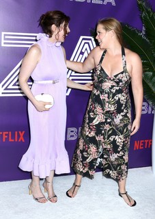 Amy Schumer feet photo thumbnail