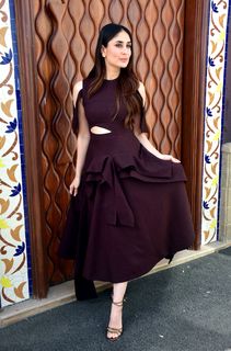 Kareena Kapoor feet photo thumbnail