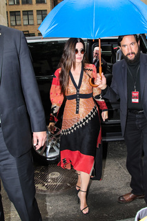 Sandra Bullock feet photo thumbnail
