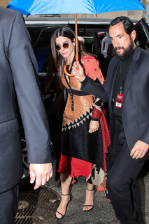 Sandra Bullock feet photo thumbnail