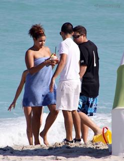 Jordin Sparks feet photo thumbnail