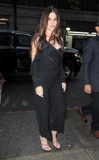 Sandra Bullock feet photo thumbnail