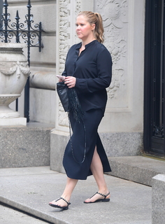 Amy Schumer feet photo thumbnail