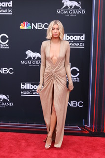 Hailey Bieber feet photo thumbnail