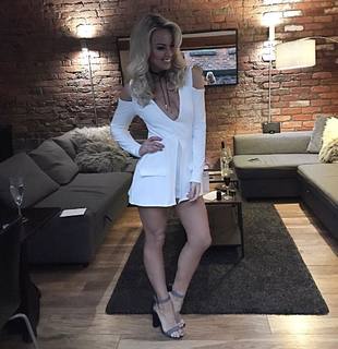 Gabrielle Taylor feet photo thumbnail