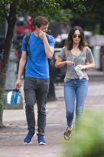 Megan Fox feet photo thumbnail