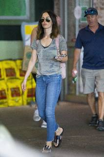 Megan Fox feet photo thumbnail