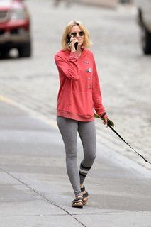 Naomi Watts feet photo thumbnail