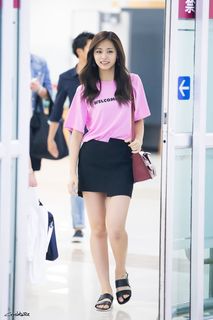 Chou Tzu-Yu feet photo 1