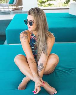 Kelly Key feet photo thumbnail