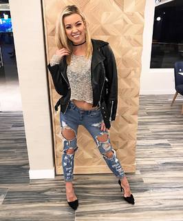 Gabrielle Taylor feet photo thumbnail