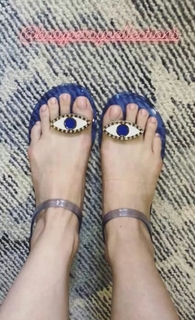 Katy Perry feet photo thumbnail