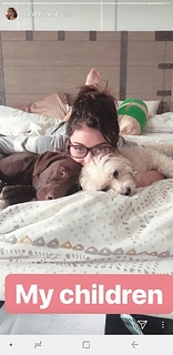 Sarah Hyland feet photo thumbnail