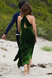 Cindy Crawford feet photo thumbnail