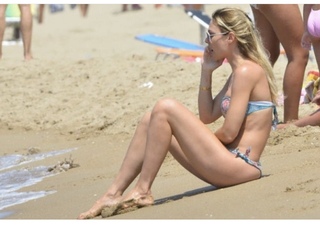Ilary Blasi feet photo thumbnail