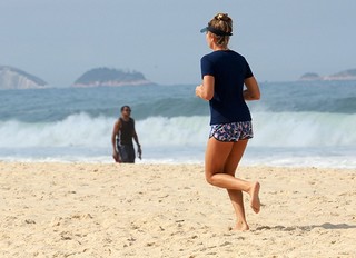 Grazi Massafera feet photo thumbnail