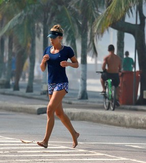 Grazi Massafera feet photo thumbnail