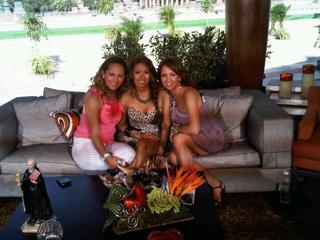 Andrea Legarreta feet photo thumbnail