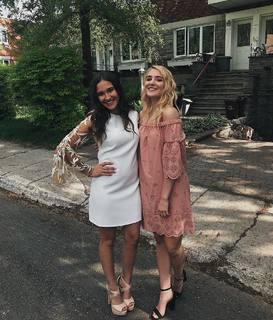 Sophie Nélisse feet photo 1