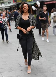 Rochelle Humes feet photo thumbnail