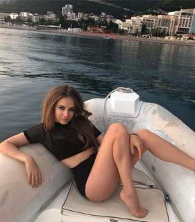 Xenia Tchoumitcheva feet photo thumbnail
