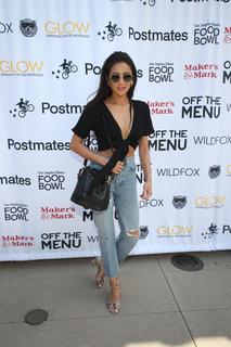 Shay Mitchell feet photo thumbnail