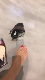 Veronica Maya feet photo thumbnail