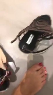 Veronica Maya feet photo thumbnail