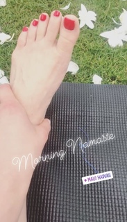 Katheryn Winnick feet photo thumbnail