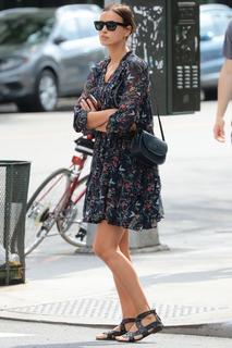 Irina Shayk feet photo thumbnail