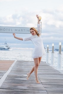 Mariana Ximenes feet photo thumbnail
