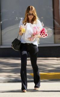 Lauren Conrad feet photo thumbnail