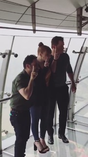 Bryce Dallas Howard feet photo thumbnail