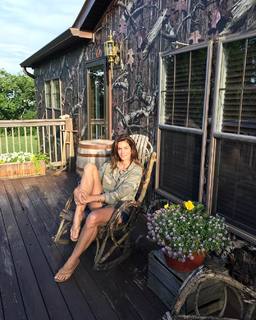 Cindy Crawford feet photo thumbnail