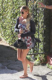 Lauren Conrad feet photo thumbnail