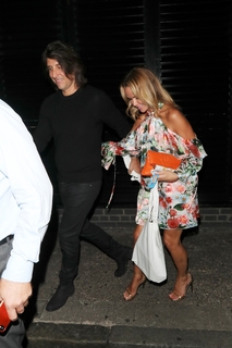 Amanda Holden feet photo thumbnail
