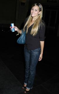 Lauren Conrad feet photo thumbnail