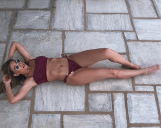 Athina Oikonomakou feet photo thumbnail