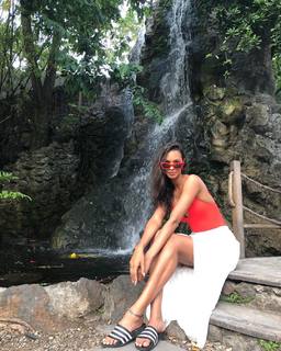 Lais Ribeiro feet photo thumbnail