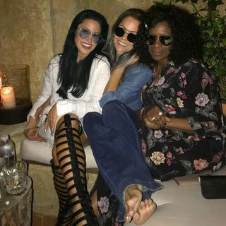 Brooke Burke feet photo thumbnail